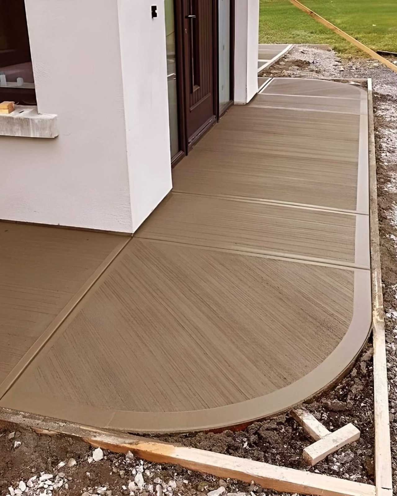 Curved concrete walkway at a Pickering front entrance